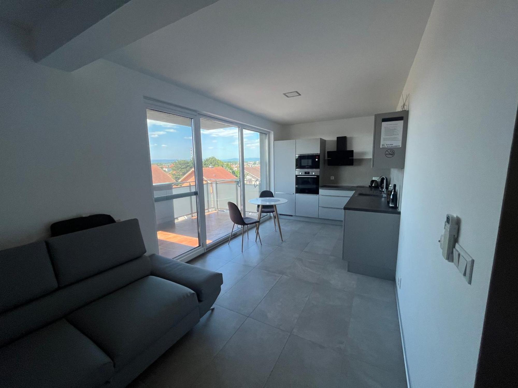 Apartment Sun Lakes - Sever Сенец Экстерьер фото